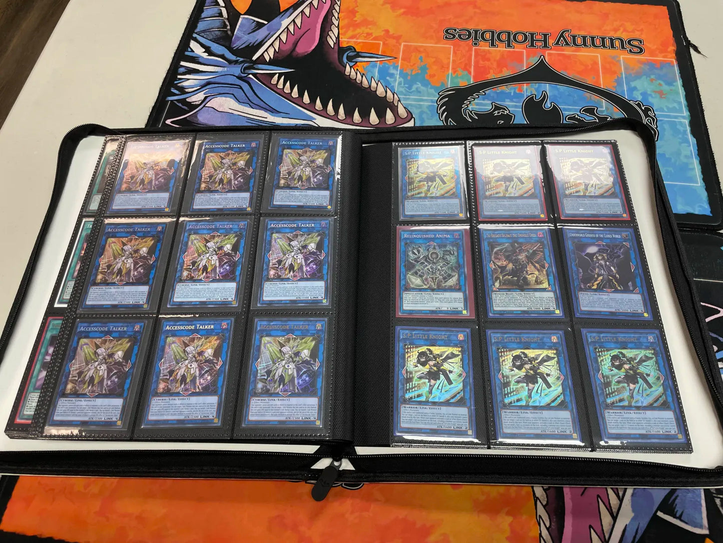 SUNFORGE Sunny Hobbies Binder White (360 cards, Zippered)