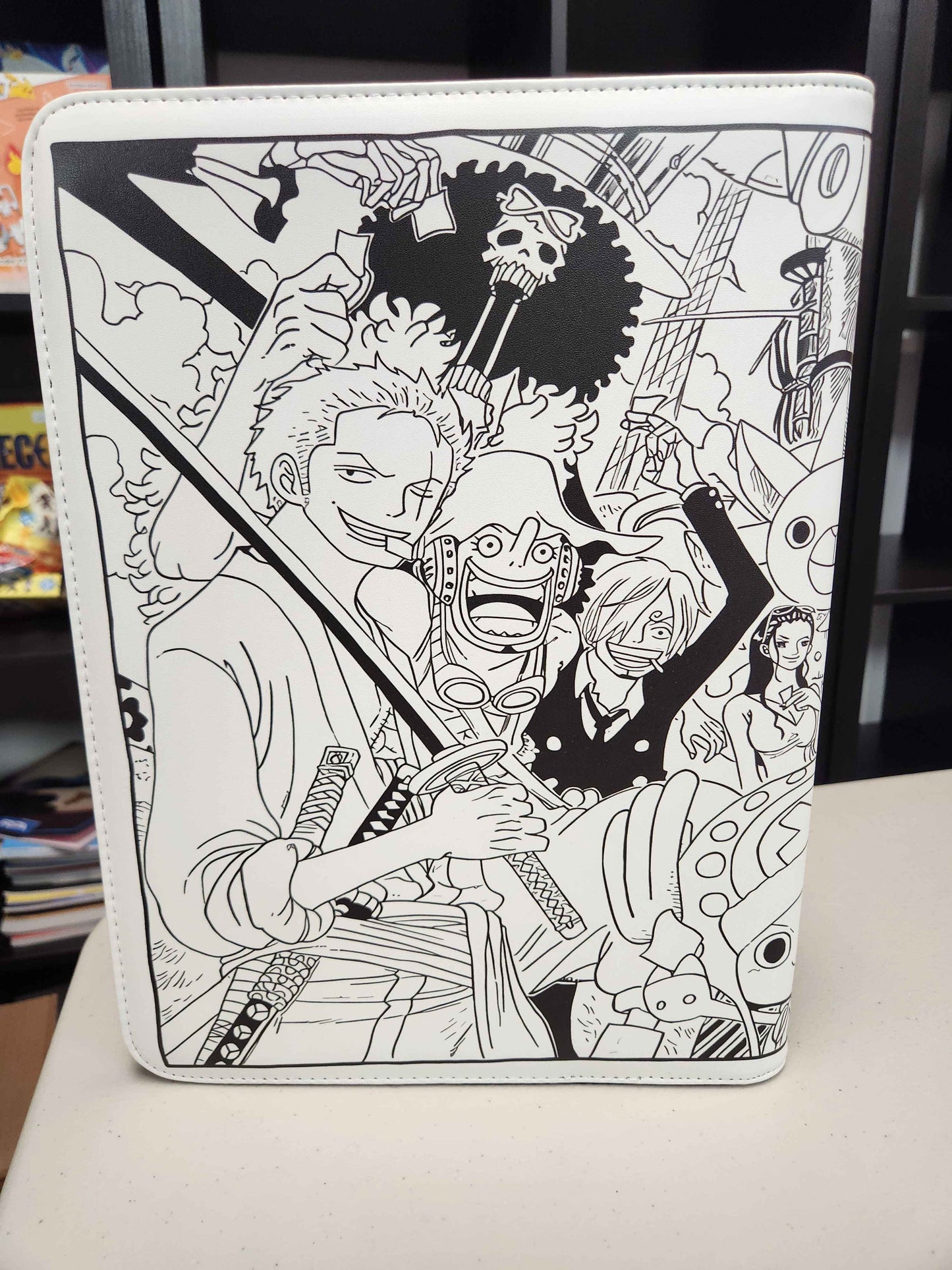 One Piece Luffy and Strawhat Crew Black & White Binder 360 Slot