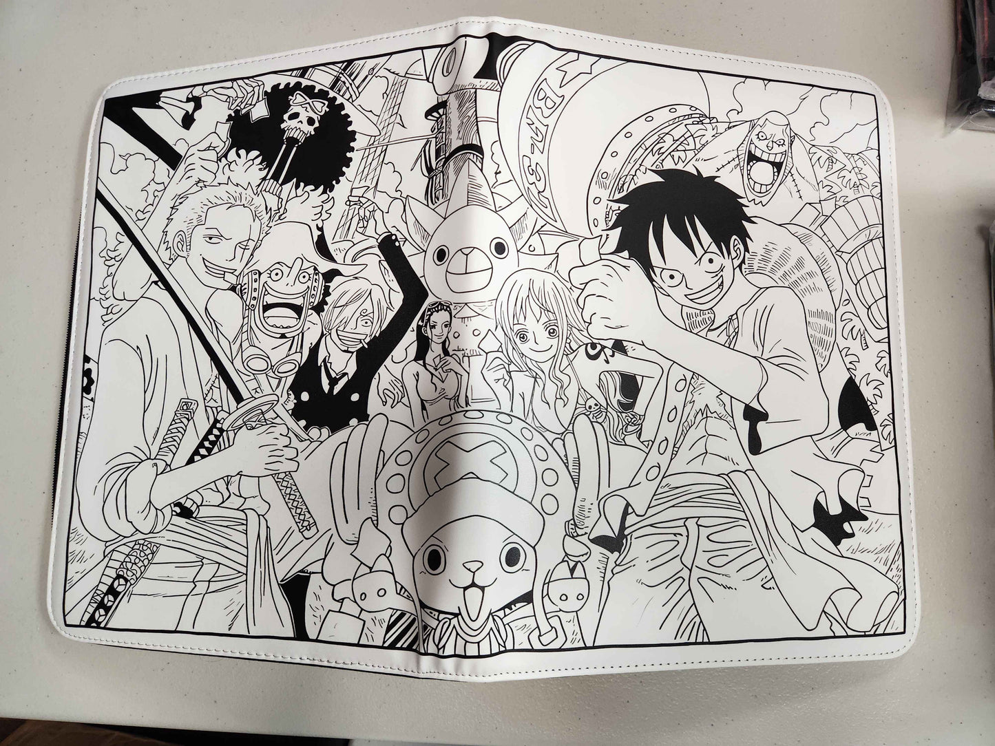 One Piece Luffy and Strawhat Crew Black & White Binder 360 Slot