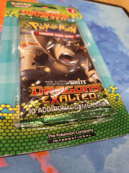 POKEMON Black and White Dragons Exalted Booster Pack (w)