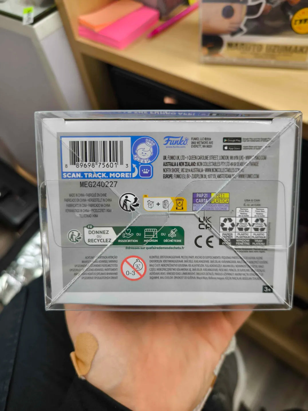 FUNKO POP - Boruto Himawari Uzumaki #1654 CHASE w/Protector