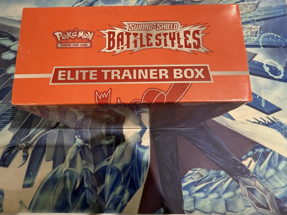Battle Styles Elite Trainer Box (Single Strike Urshifu) (Small Tear) (Red) (W)