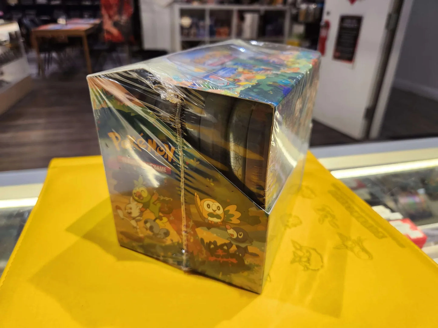 POKEMON - Celebrations Mini Tins Full Display (w)