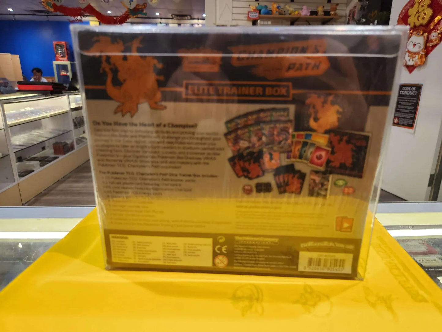 POKEMON - Champion's Path Elite Trainer Box With Plastic Case