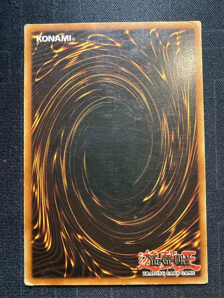 Yugioh Blue-Eyes White Dragon (SDK-001) Starter Deck: Kaiba Unlimited (Wavy) MP